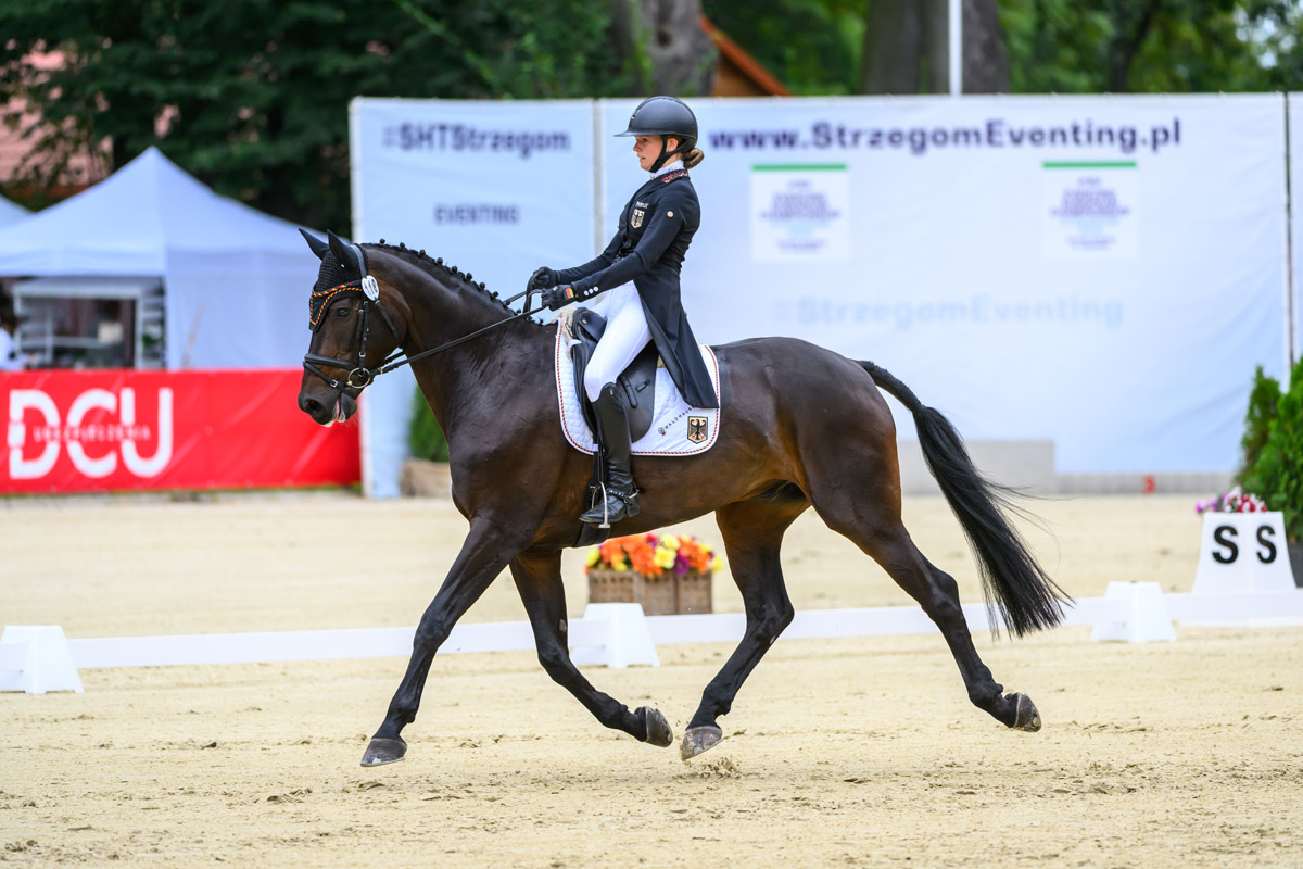 Brytyjczycy i Francuzi liderami Młodzieżowych Mistrzostw Europy w WKKW  [FOTO] 